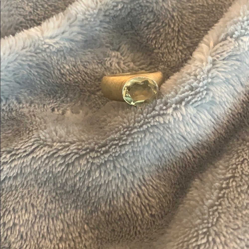 Beautiful gold ring
